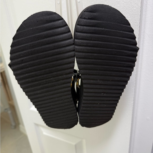 Versace Jeans Couture baroque prints strap sandals Black and Gold. - Picture 5 of 5